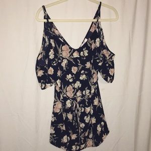 Off shoulders top